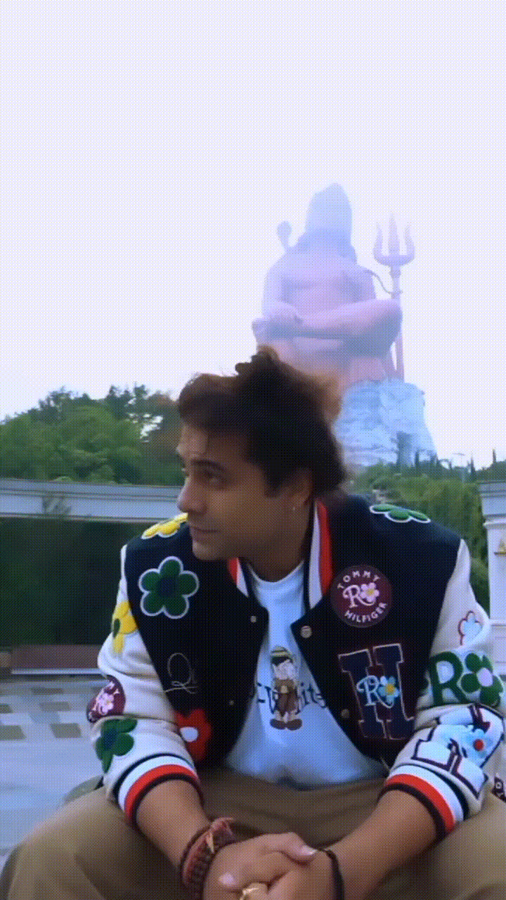 showtalent/gifs/68df7c26b45a1651782266.gif