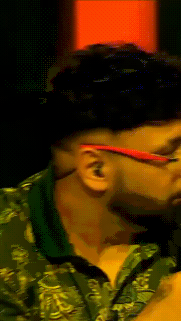 showtalent/gifs/68e365a615a96331384971.gif